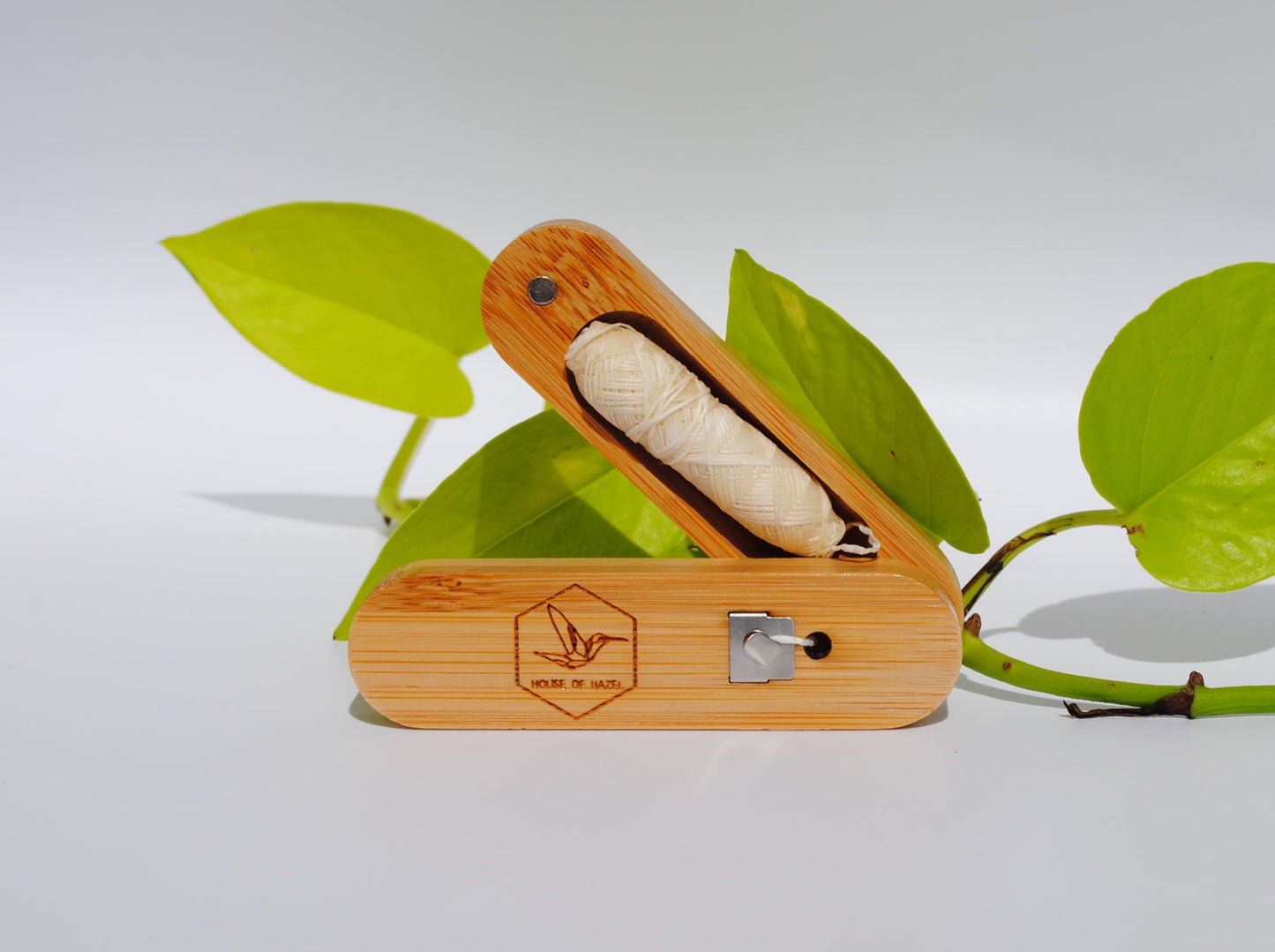 Refillable Silk Floss & Magnetic Bamboo Case